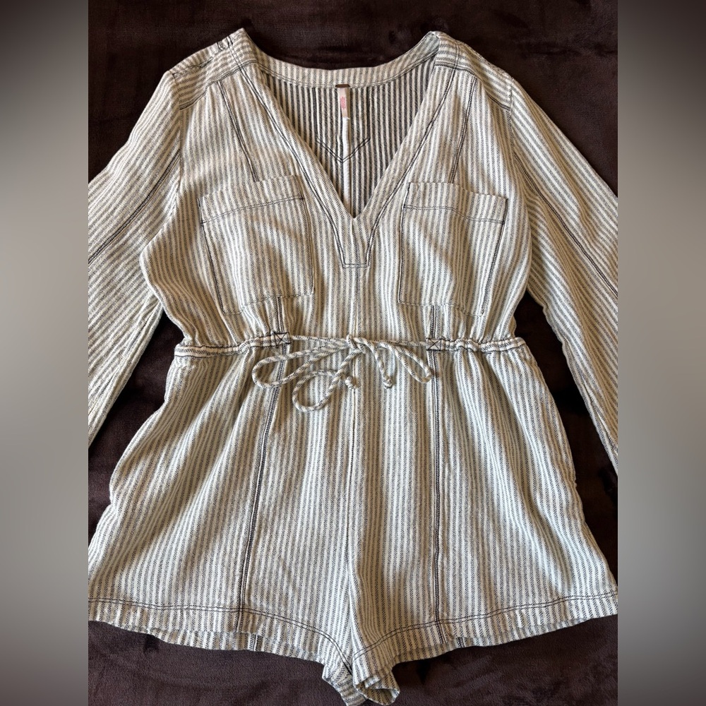 LAST WEEK💥MoviNG sALe‼️ Free People Stripe, Cotton.  Sz L